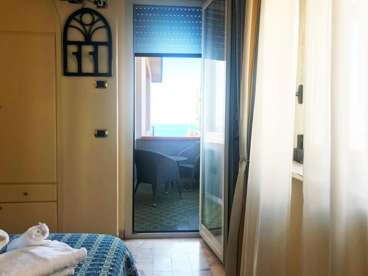 تْشيفالو Villa Gaia Hotel المظهر الخارجي الصورة